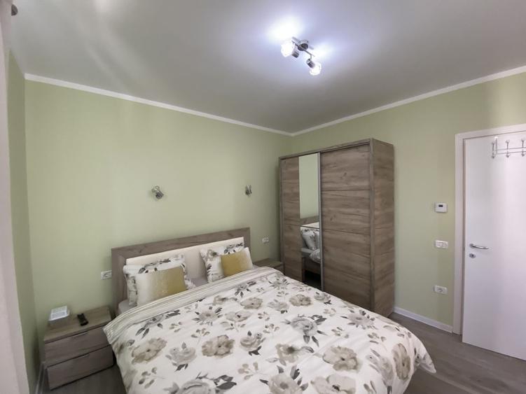Apartament cu 3 camere decomandat, mobilat în Dumbrăvița