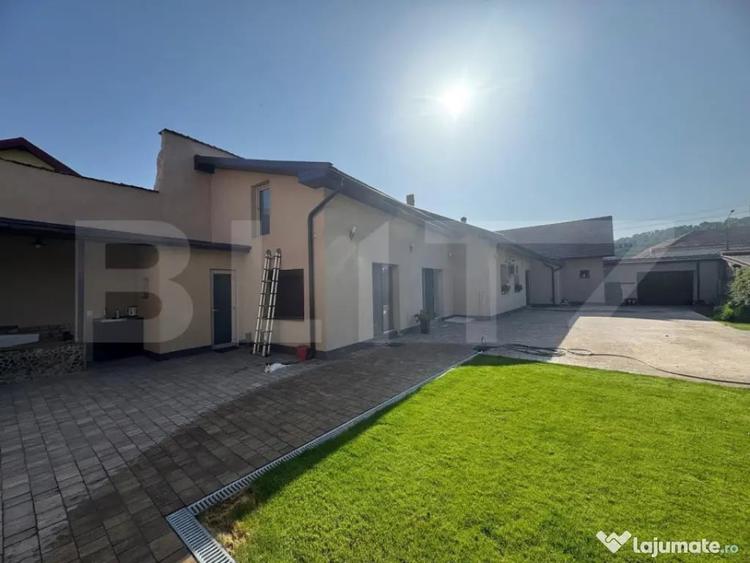 Casă cu 5 camere cu Teren 440 Mp în Central
