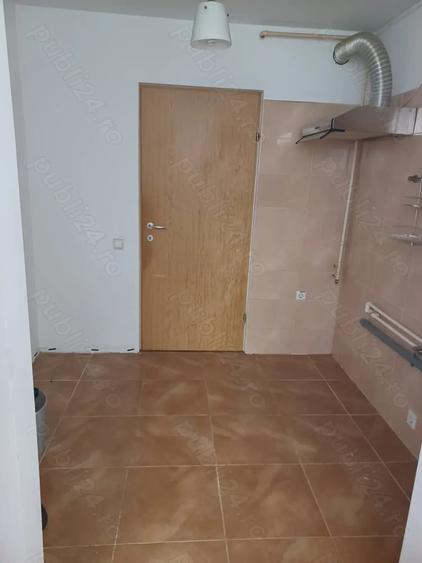Garsonieră decomandată în Roșu