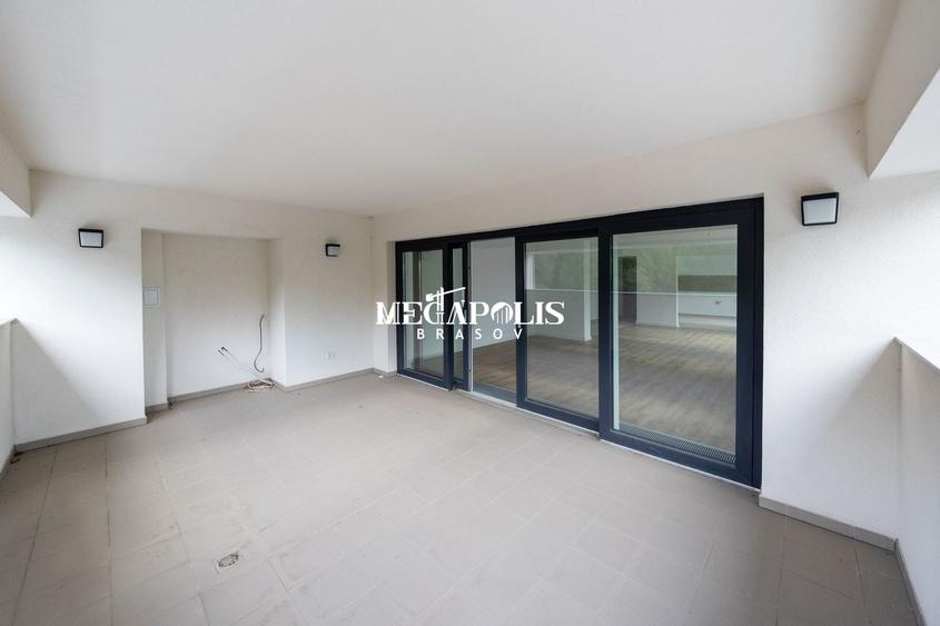 Penthouse cu 4 camere decomandat în Noua