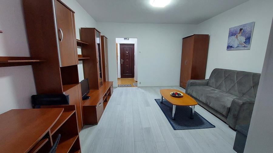 Garsonieră semidecomandată, mobilată în Basarabia