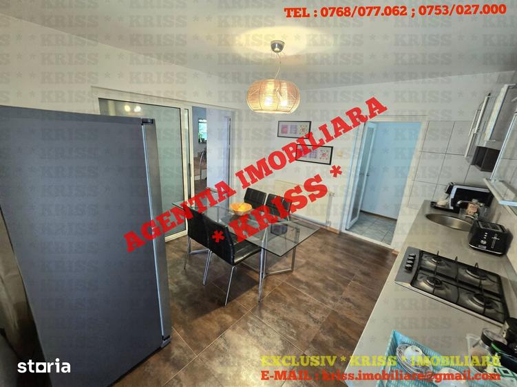 Casă cu 4 camere cu Teren 330 Mp în Central