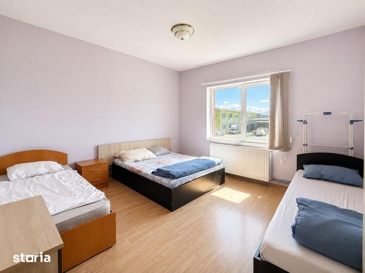 Casă cu 7 camere cu Teren 1000 Mp în Central