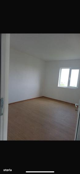 Casă cu 4 camere cu Teren 400 Mp în Central