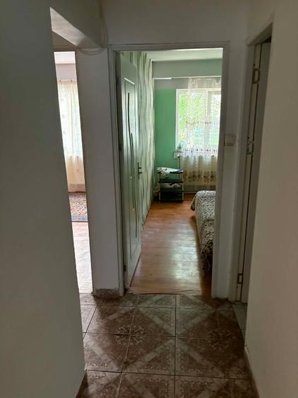 Apartament cu 4 camere decomandat în Cantacuzino