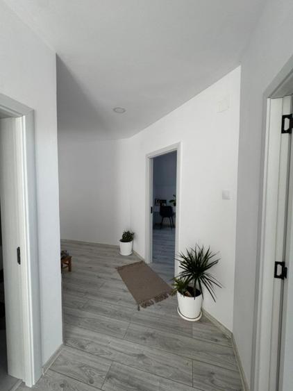 Casă cu 5 camere cu Teren 929 Mp în Central