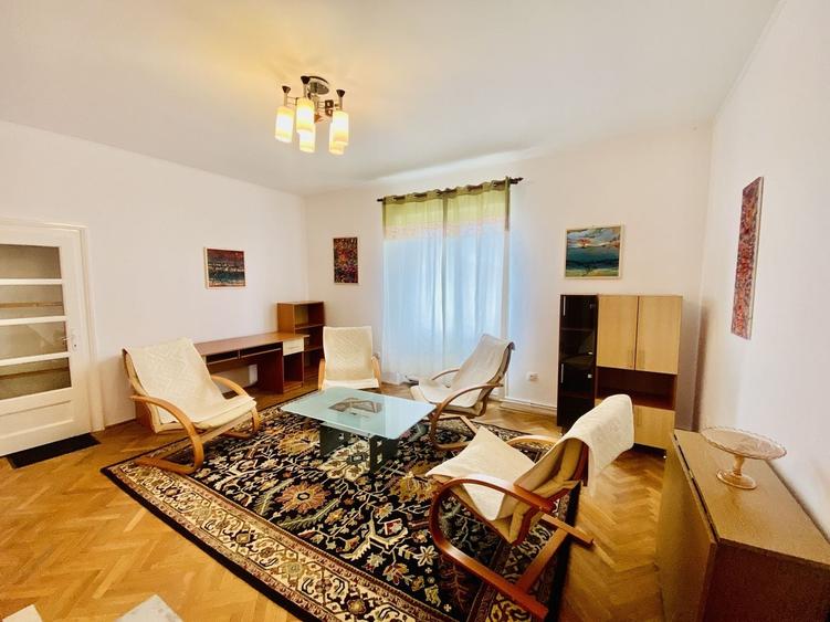 Apartament cu 4 camere în Sub Arini