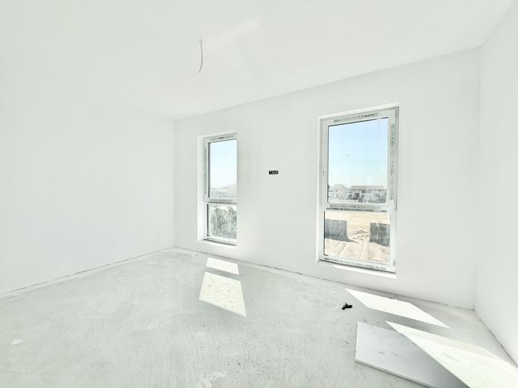 Duplex cu 4 camere cu Canalizare în Moșnița Nouă