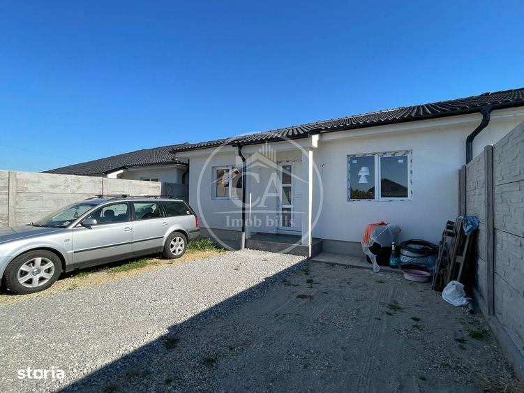 Casă cu 4 camere decomandat în Leș