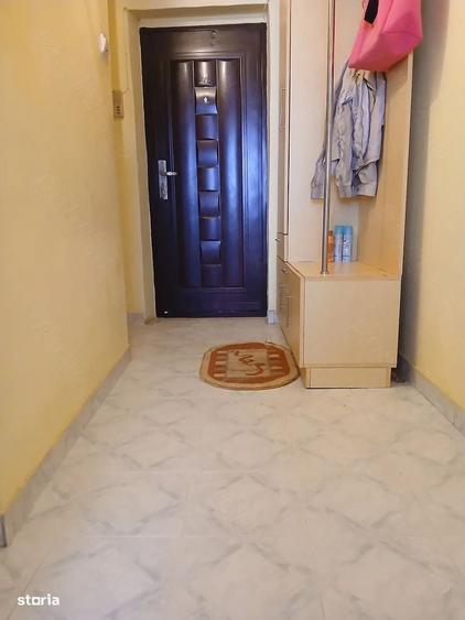 Apartament cu 3 camere decomandat în Anda