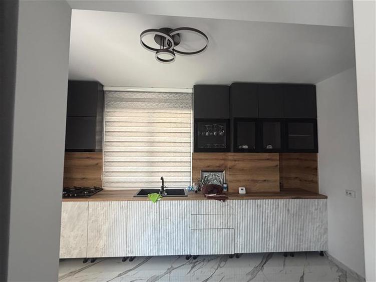 Apartament cu 3 camere decomandat în Exterior Sud