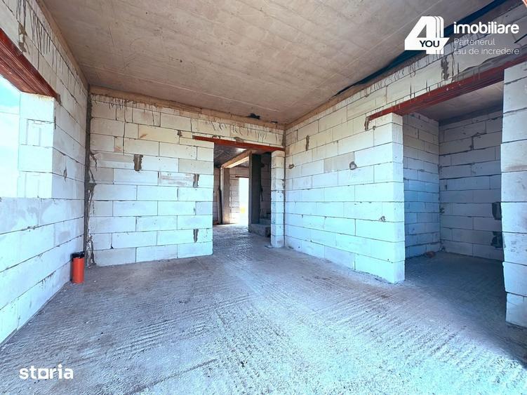 Casă cu 4 camere cu Teren 500 Mp în Zimandu Nou