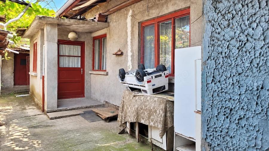 Casă cu 3 camere cu Teren 200 Mp în Exterior Vest