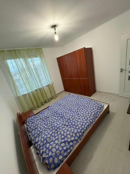 Apartament cu 2 camere semidecomandat în Craiovei