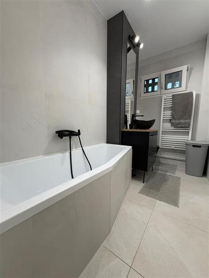 Apartament cu 3 camere decomandat, mobilat în Podu Roș