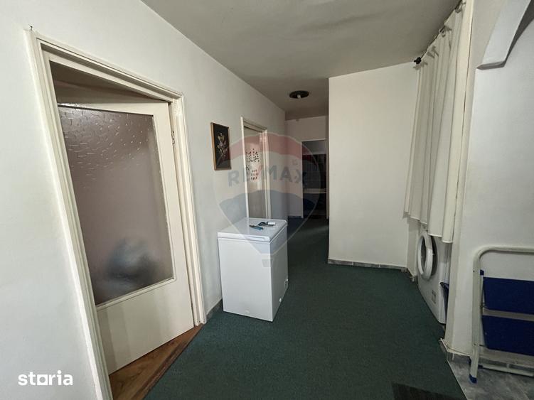 Apartament cu 3 camere în Valea Roșie