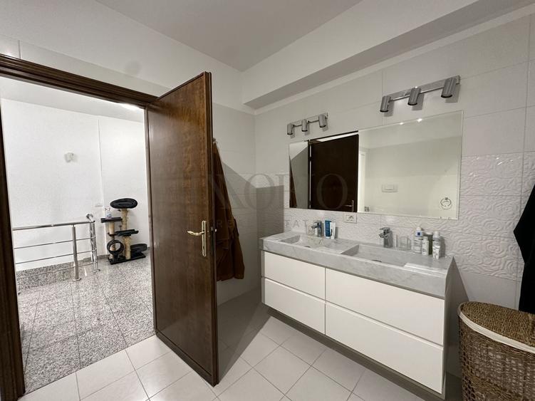 Apartament cu 3 camere decomandat, mobilat în Primăverii