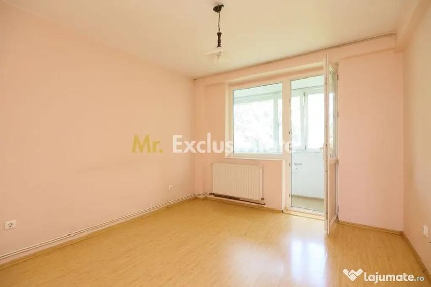 Apartament cu 4 camere decomandat în Craiovei