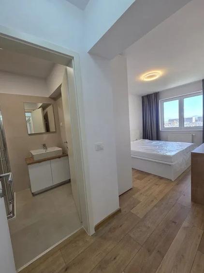 Apartament cu 3 camere, mobilat în Tractorul
