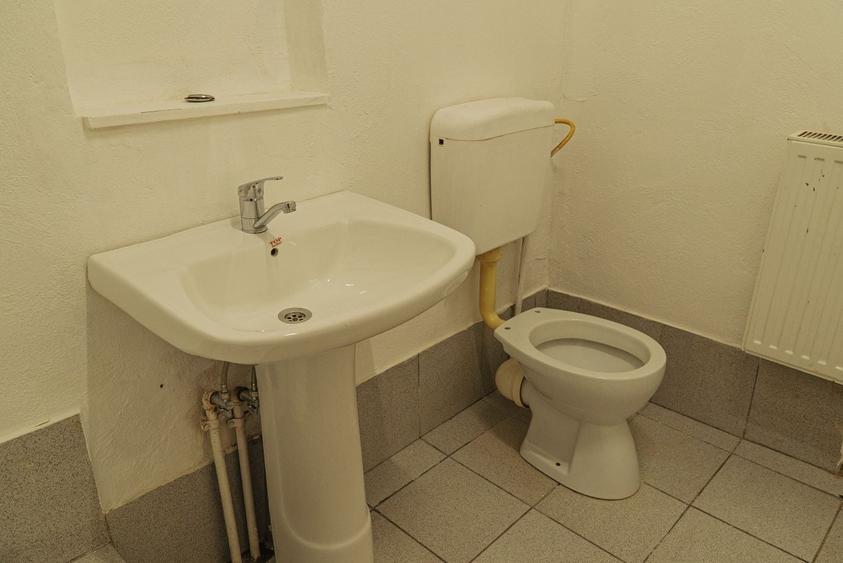 Casă cu 2 camere cu Teren 150 Mp în Băneasa