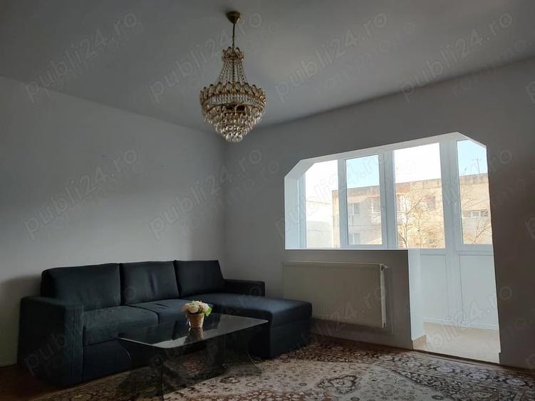 Apartament cu 4 camere decomandat în Girocului