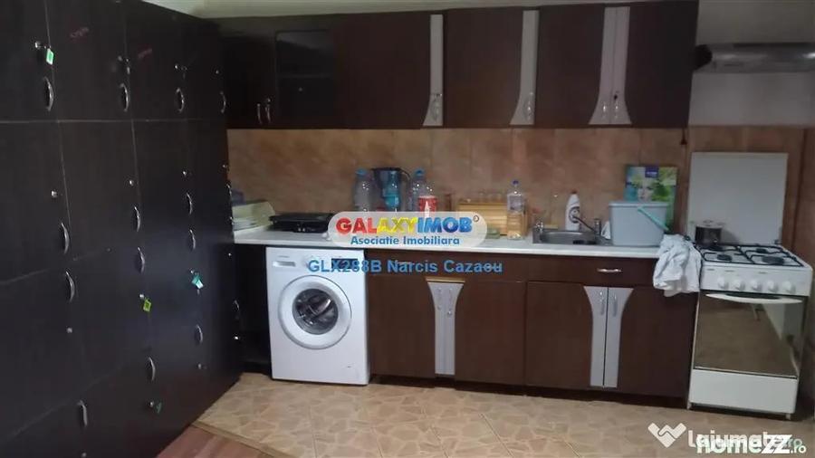 Casă cu 7 camere cu Teren 359 Mp în 1 Mai