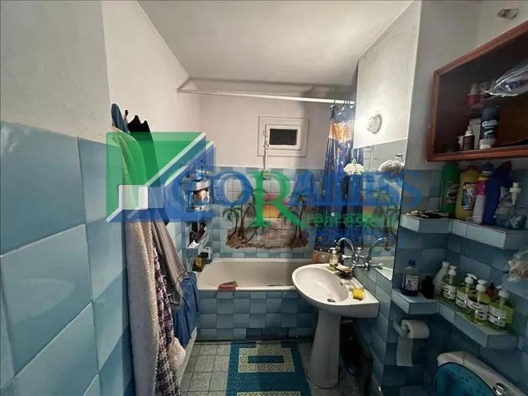 Apartament cu 3 camere decomandat în Steaua