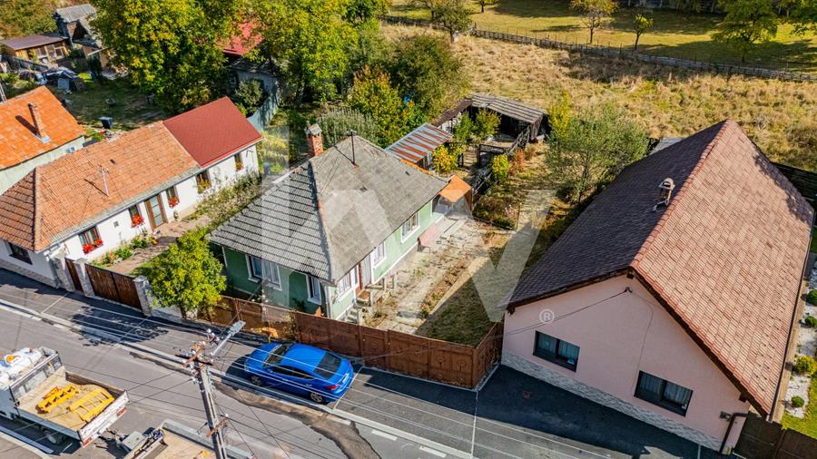 Casă individuală cu 2 camere cu Canalizare în Săcele