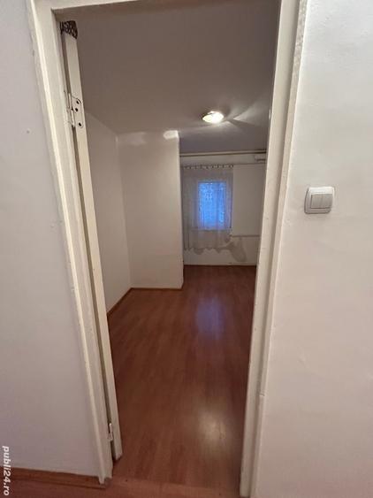 Apartament cu 3 camere decomandat în Petros