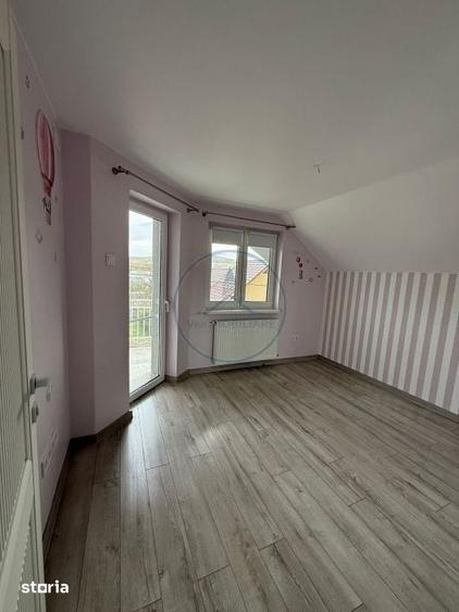 Casă cu 4 camere cu Teren 1500 Mp în Viișoara