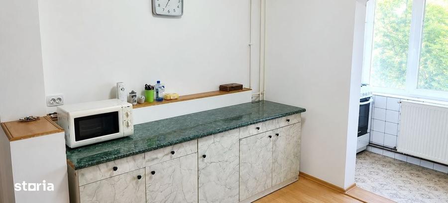 Apartament cu 2 camere decomandat în Soarelui