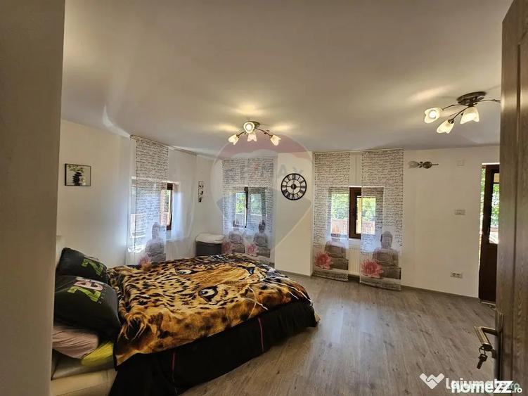 Casă cu 7 camere cu Teren 1134 Mp în Tarcău