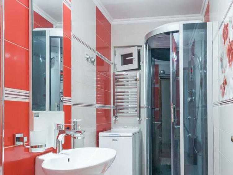 Apartament cu 3 camere decomandat în Universitate