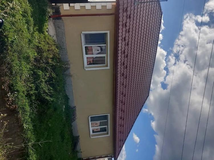 Casă cu 5 camere cu Teren 1200 Mp în Monariu
