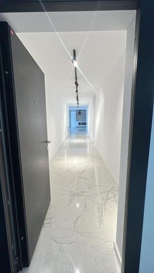 Apartament cu 6 camere decomandat în Nufărul
