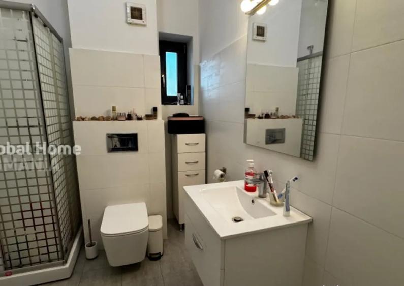 Apartament cu 4 camere decomandat, mobilat în Central