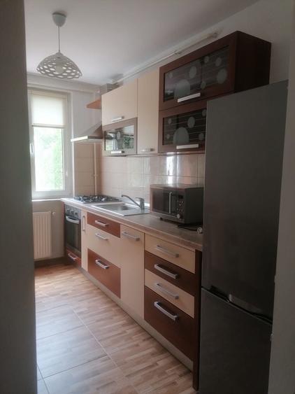 Apartament cu 2 camere decomandat în Precista