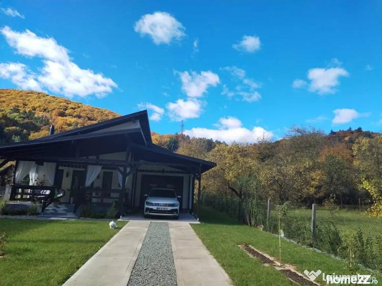Casă cu 5 camere cu Teren 850 Mp în Firiza