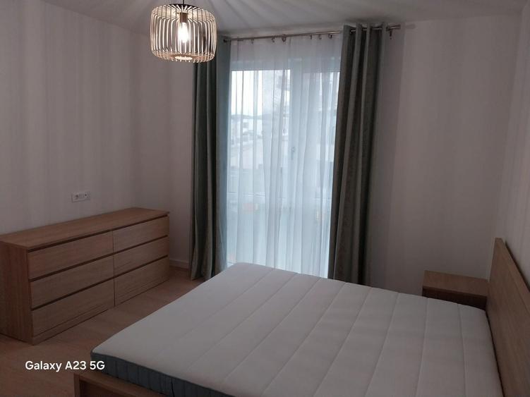 Apartament cu 3 camere decomandat în Petecu
