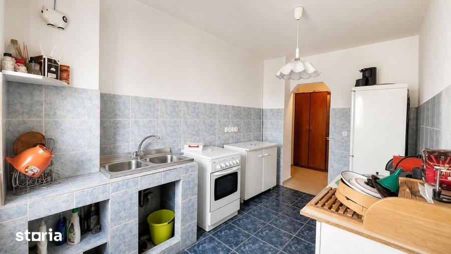 Apartament cu 4 camere decomandat în Lunei