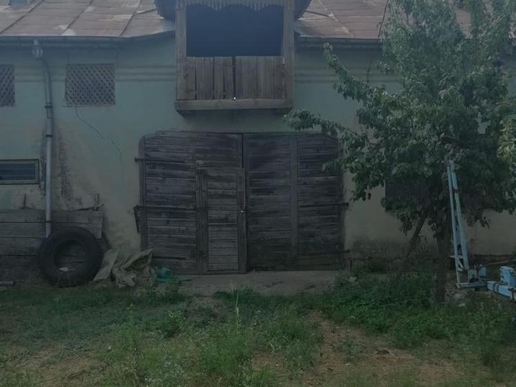 Casă individuală cu 4 camere cu Teren 3500 Mp în Amărăștii de Jos