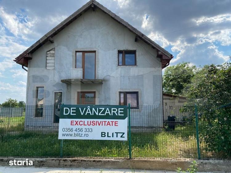 Casă cu 4 camere cu Teren 1275 Mp în Orțișoara