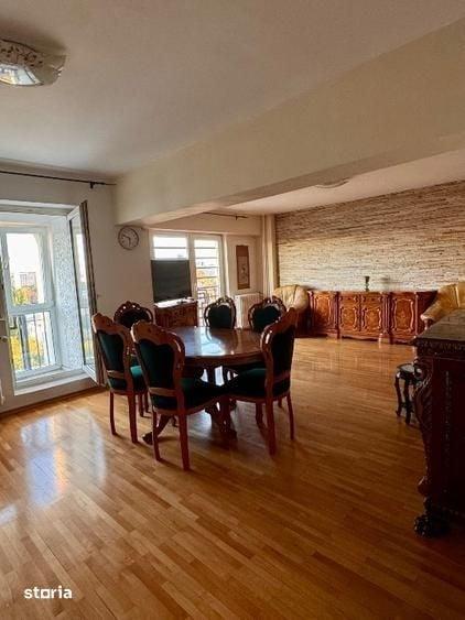 Apartament cu 3 camere decomandat în Central