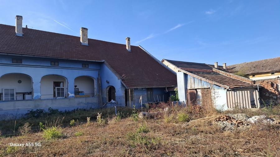 Casă individuală cu 4 camere cu Canalizare în Nădlac