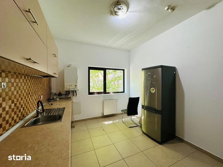 Apartament cu 3 camere decomandat în Obor