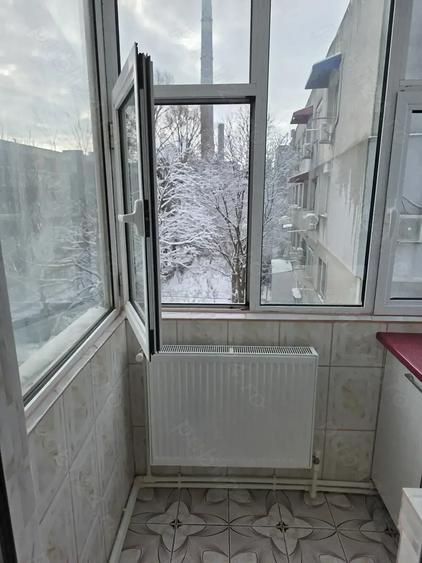 Garsonieră decomandată în CET