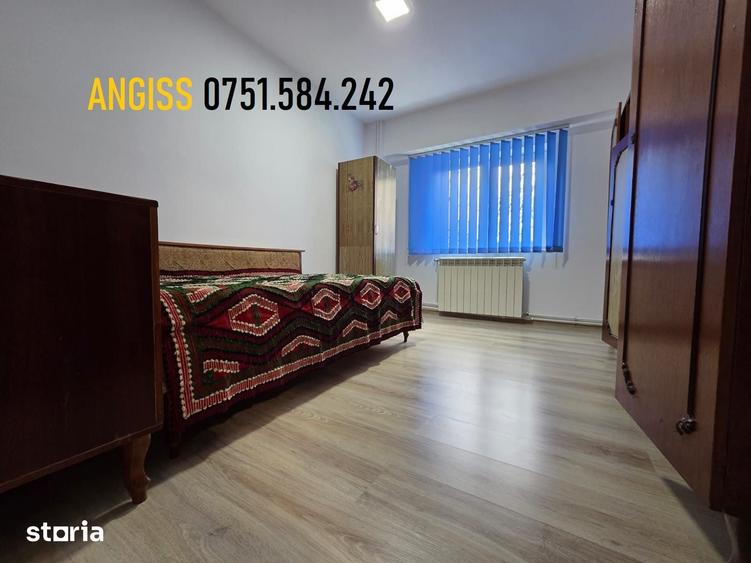 Apartament cu 3 camere decomandat în E3