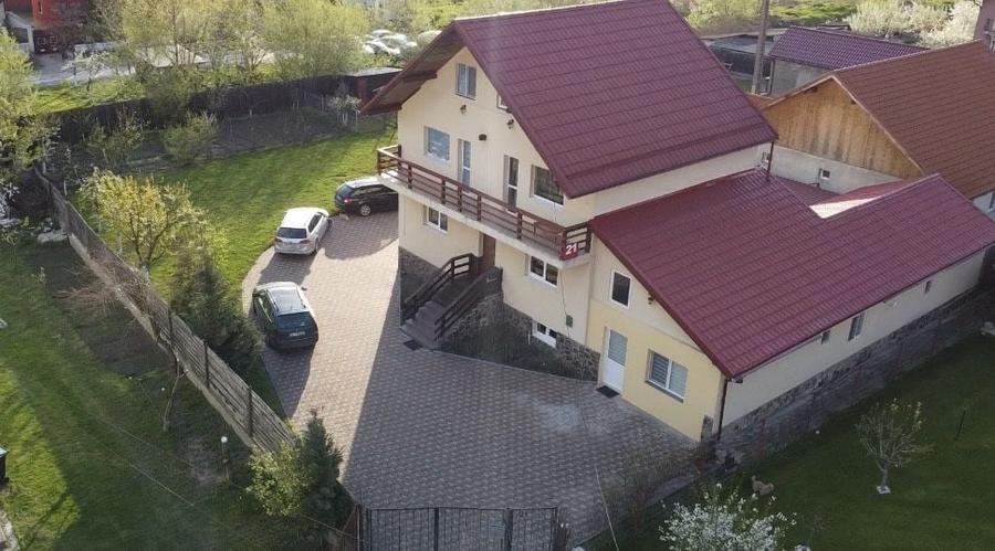 Casă cu 4 camere cu Teren 1300 Mp în Sânpetru