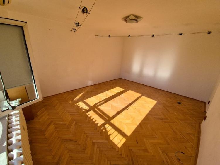 Garsonieră decomandată în P-ța Muncii