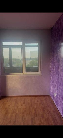 Apartament cu 3 camere semidecomandat în Străulești